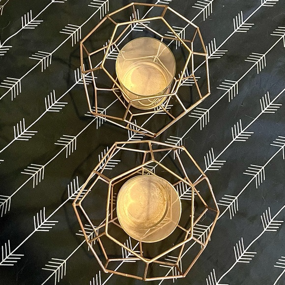 Set of two gold geometric vases/ candle holders. - Picture 2 of 3